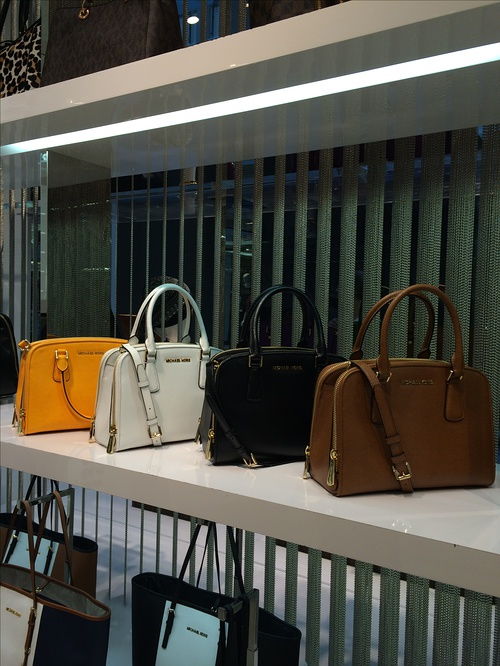 解析美國代購買手直招代理與商品房代購代銷 機遇、模式與風險防范